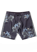 Load image into Gallery viewer, Hibiscus Haze 17.5&quot; Boardshort (Phantom)