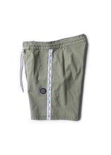 Load image into Gallery viewer, Trip Out 17.5&quot; Boardshort (Surplus)