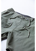 Load image into Gallery viewer, Trip Out 17.5&quot; Boardshort (Surplus)