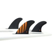 Load image into Gallery viewer, Futures P6 Alpha Thruster Medium (Carbon/Orange)